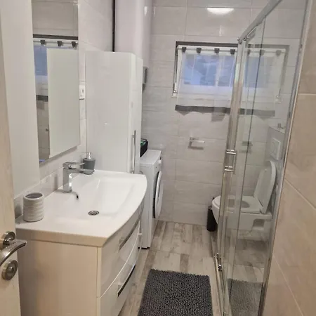 Sandra - Apartman Trogir