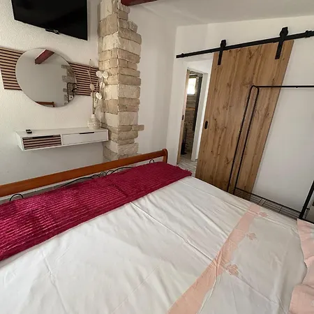 Sandra - Apartman Trogir